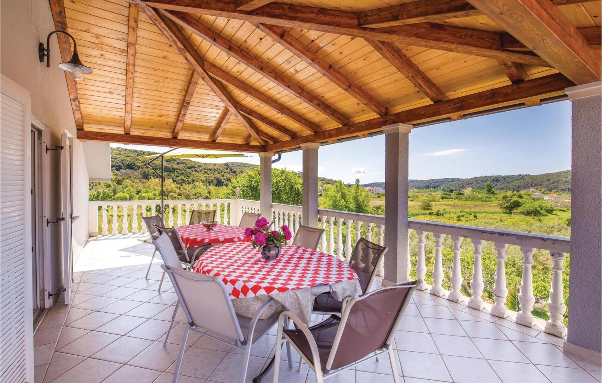 Lovely Apartment In Kampor With Kitchen Esterno foto