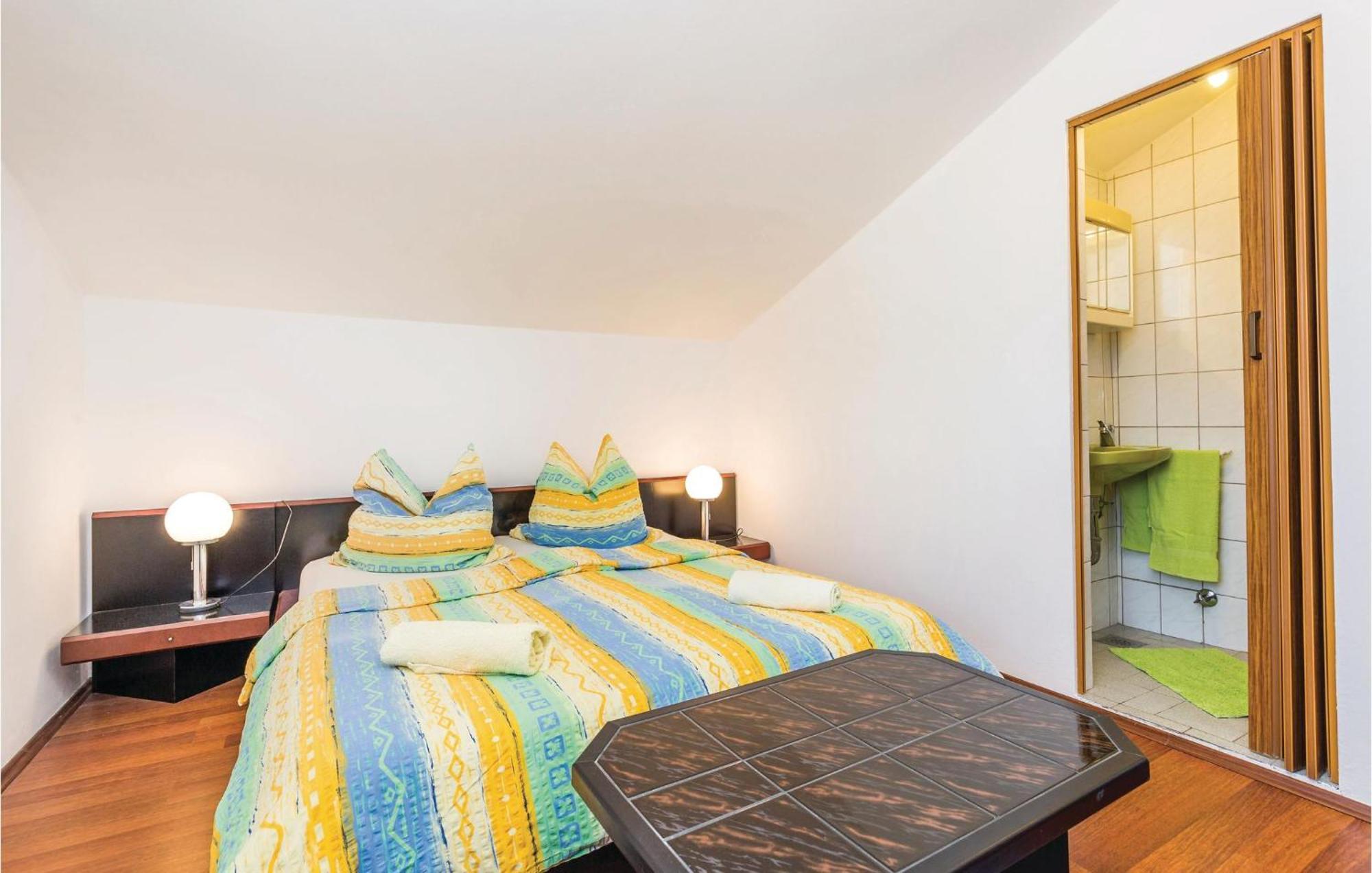 Lovely Apartment In Kampor With Kitchen Esterno foto