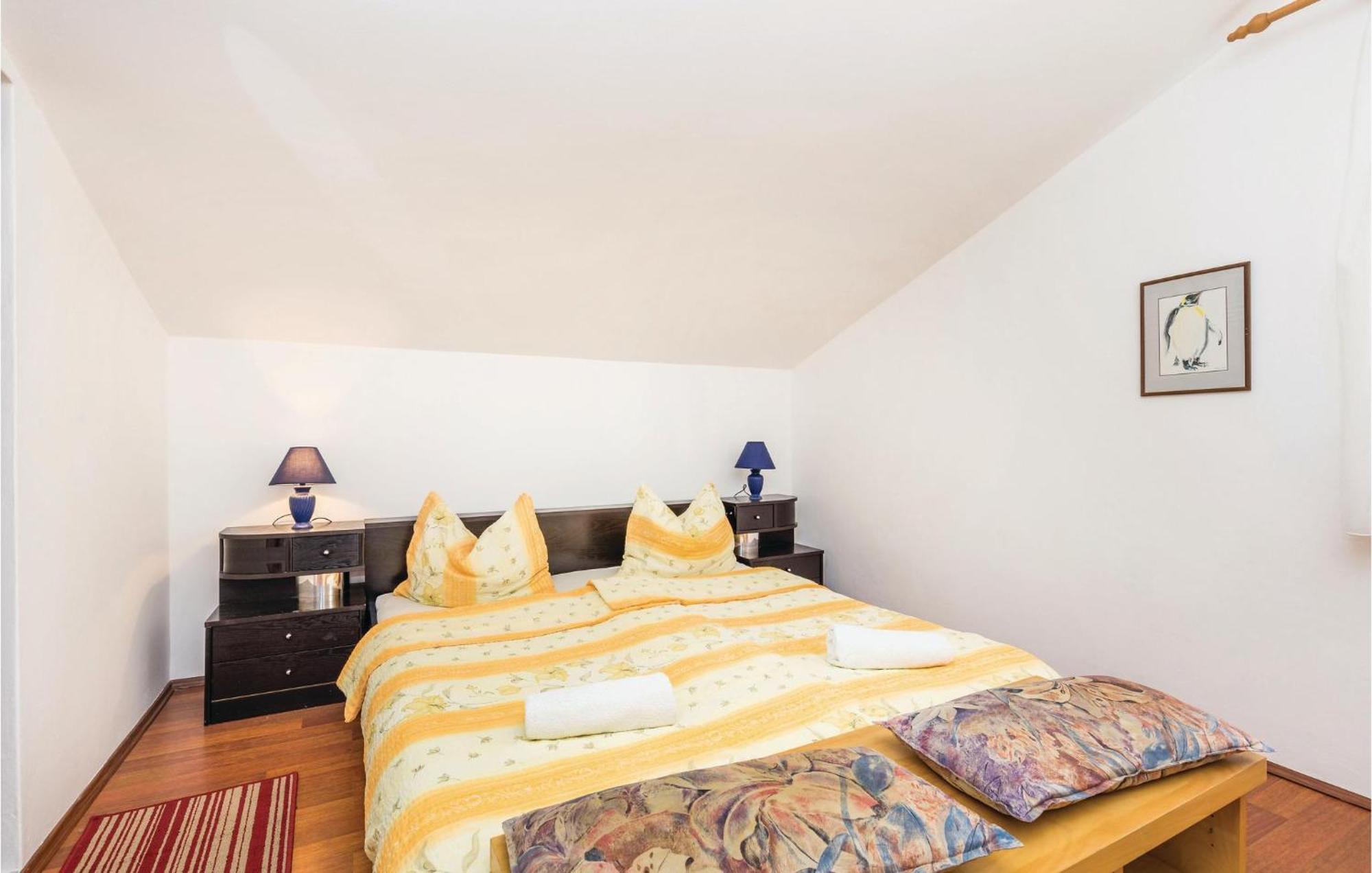 Lovely Apartment In Kampor With Kitchen Esterno foto