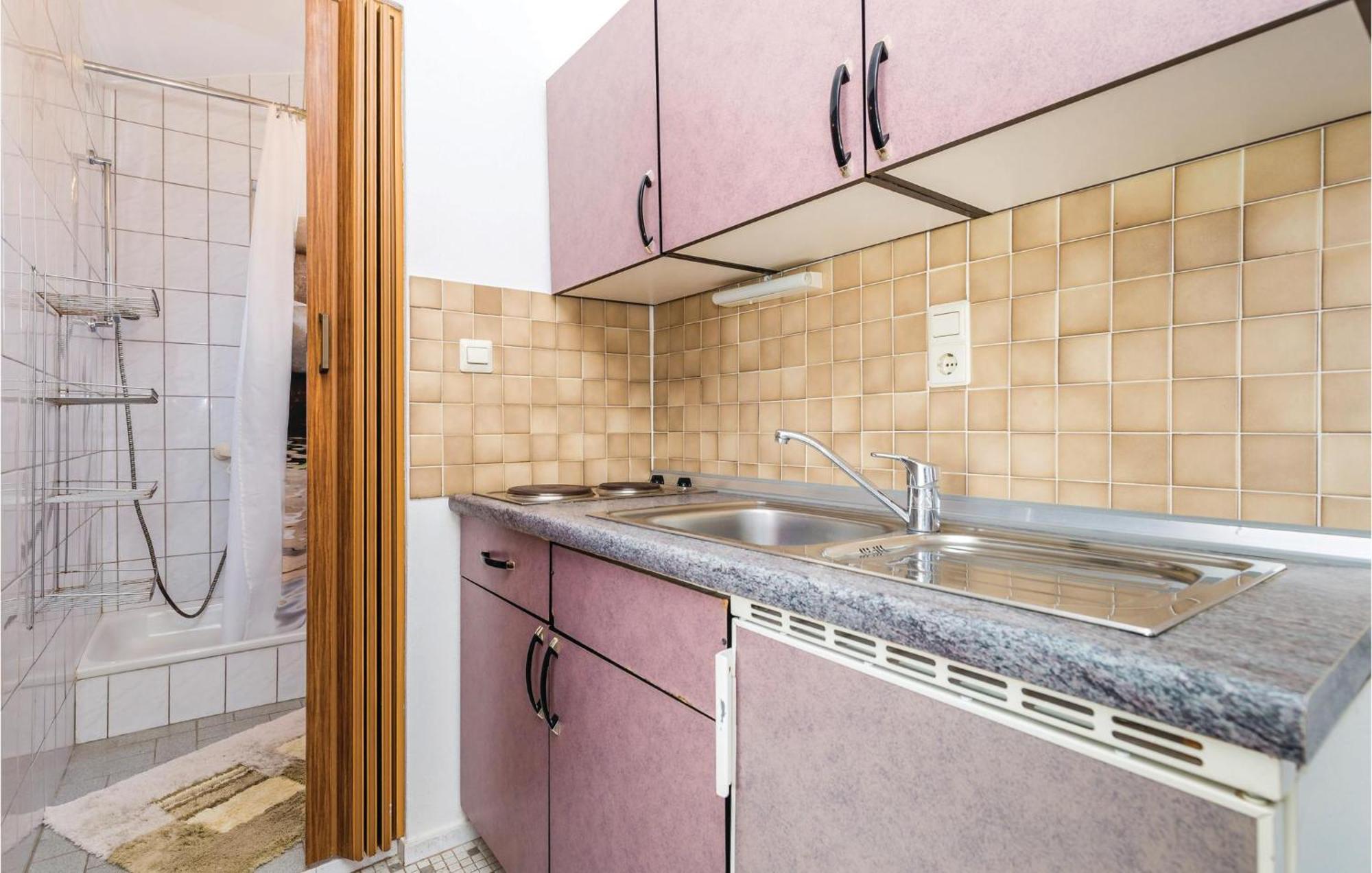 Lovely Apartment In Kampor With Kitchen Esterno foto
