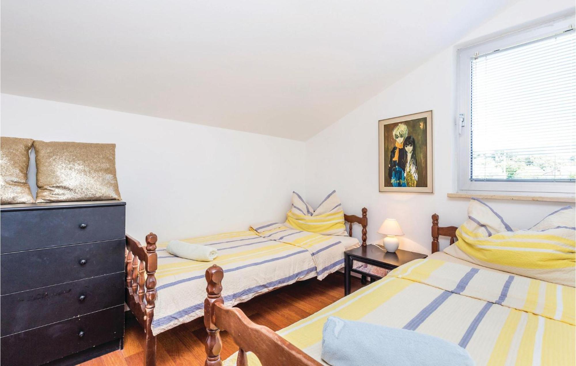 Lovely Apartment In Kampor With Kitchen Esterno foto
